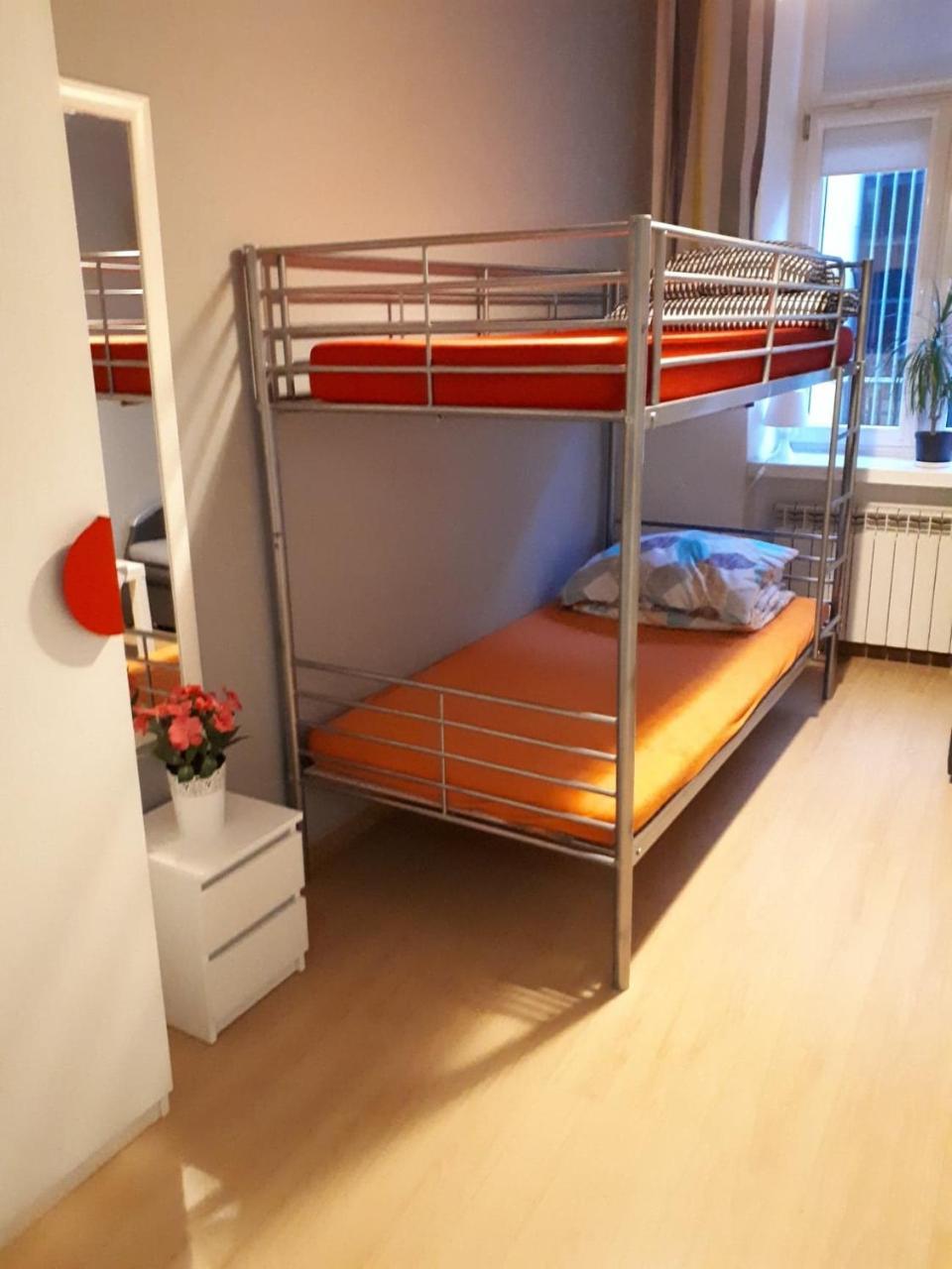 Stacja Centrum Hostel Częstochowa Екстериор снимка